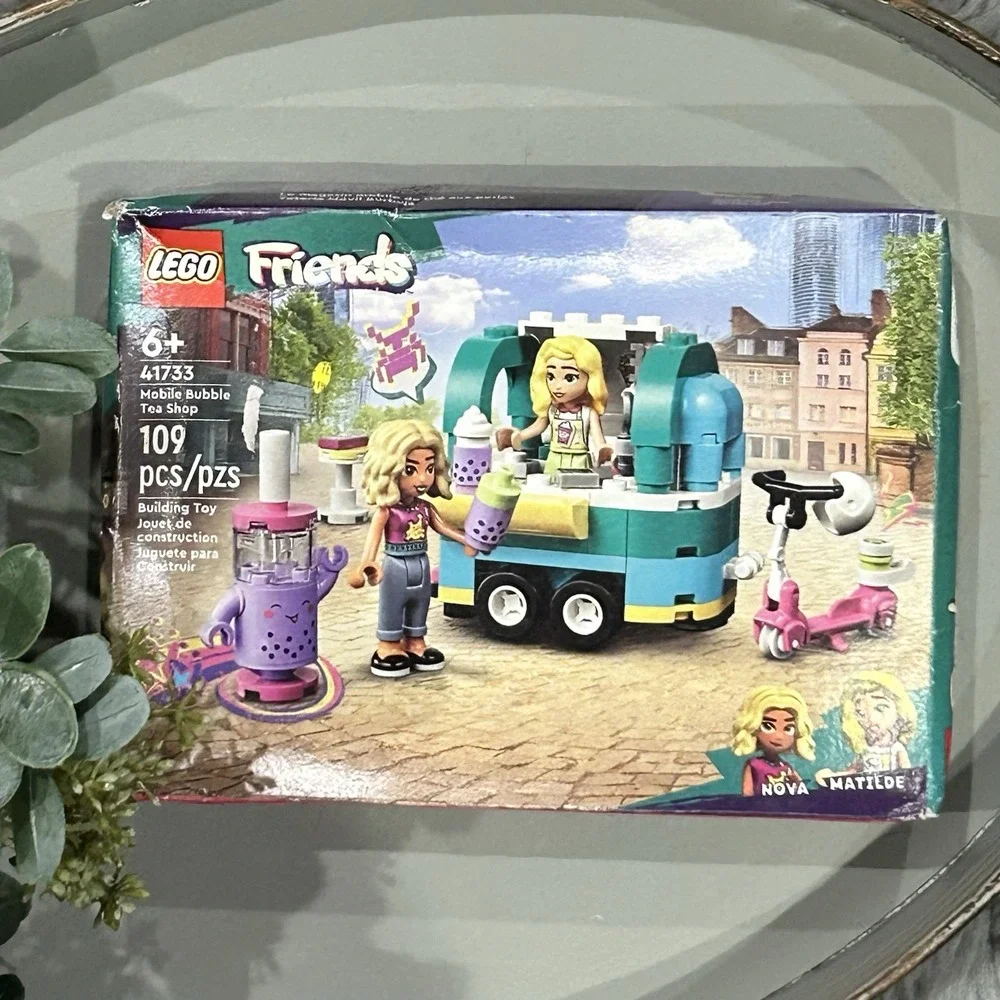LEGO FRIENDS 41733: Mobile Bubble Tea Shop NEW- in damaged Box